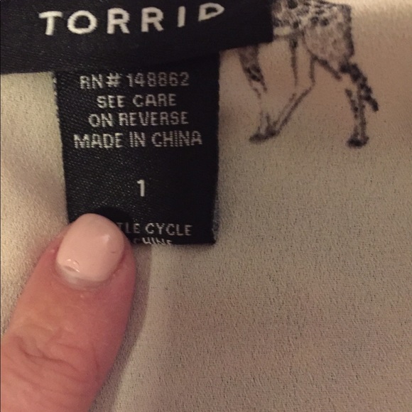 Torrid size 1 blouse - Picture 2 of 3